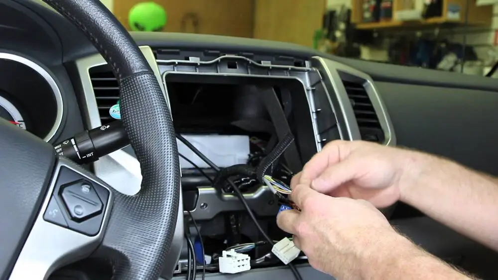 How to install a steering wheel control interface